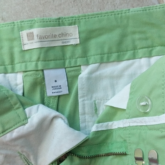 Gap size 8 khaki capris and lime green shorts - Picture 3 of 8